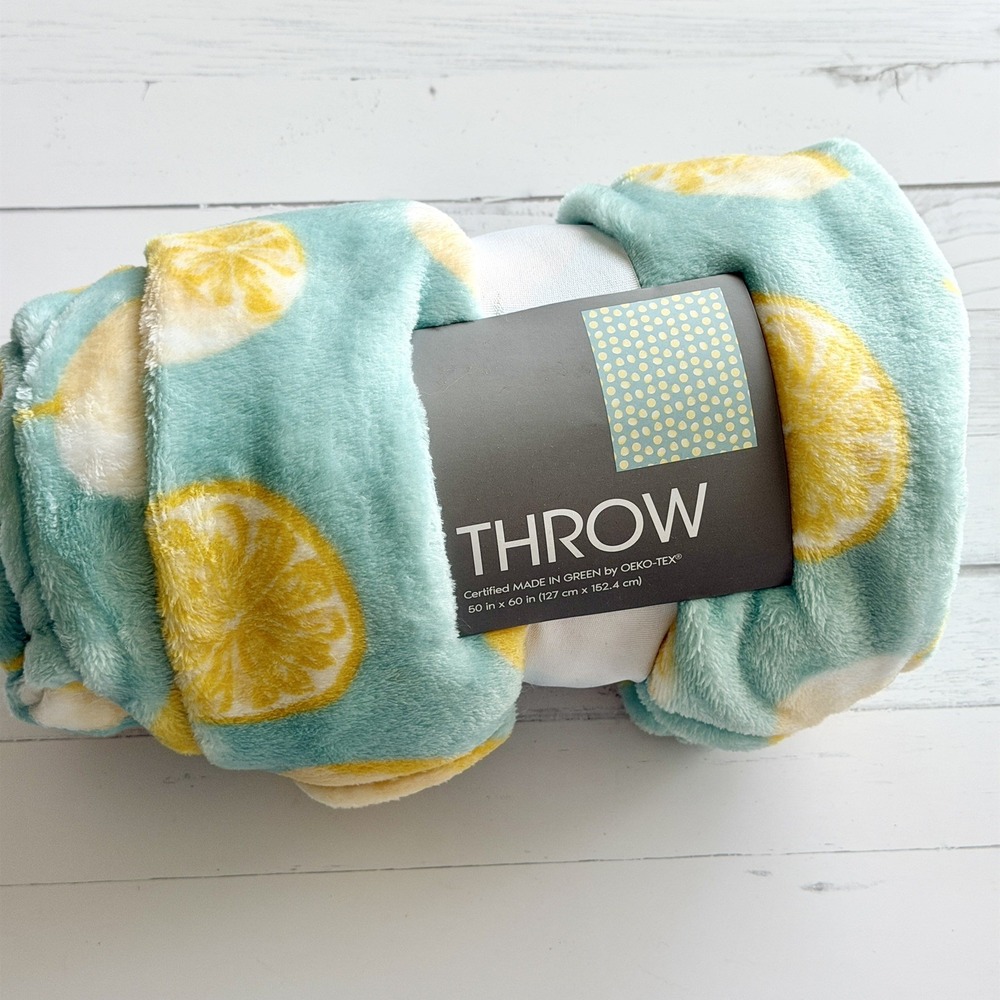 NWT Target Mint Green & Lemons Plush Throw Blanket 50"x 60" Fleece NEW Cute!